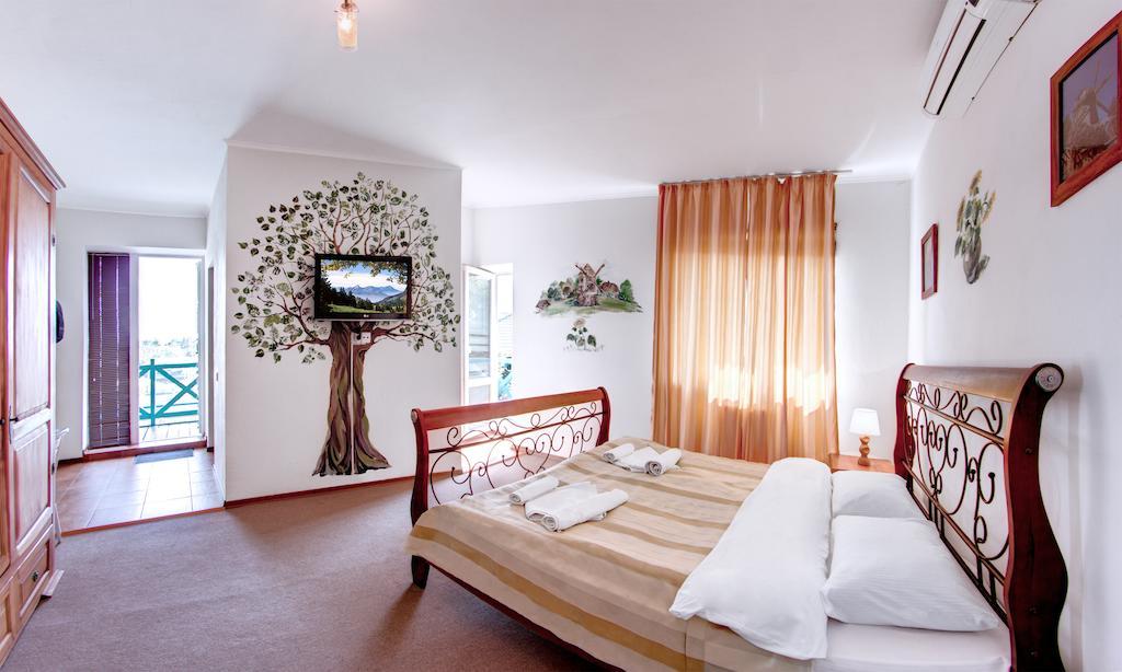 Mayak Resort Kam'yani Potoky Δωμάτιο φωτογραφία